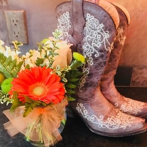 Size 4 kids cowgirl boots from Corral Boots!